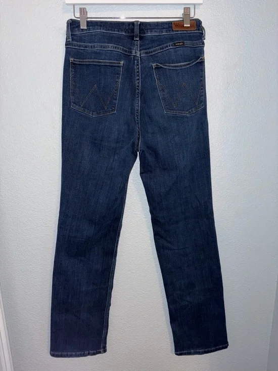 Wrangler Women’s High Rise True Straight Jeans - Picture 2 of 5